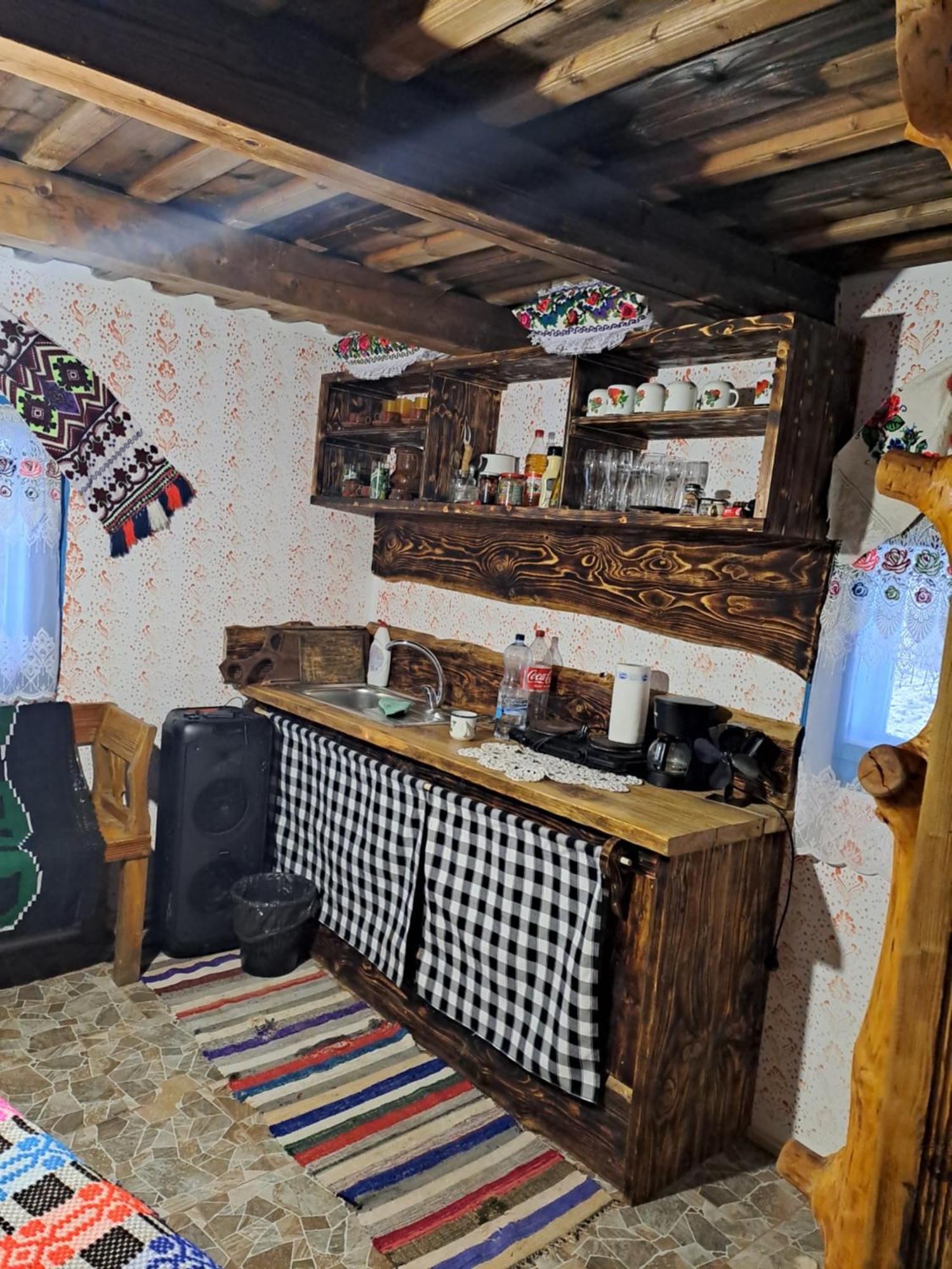 Complex Traditional Casuta Bunicilor-Breb Екстер'єр фото