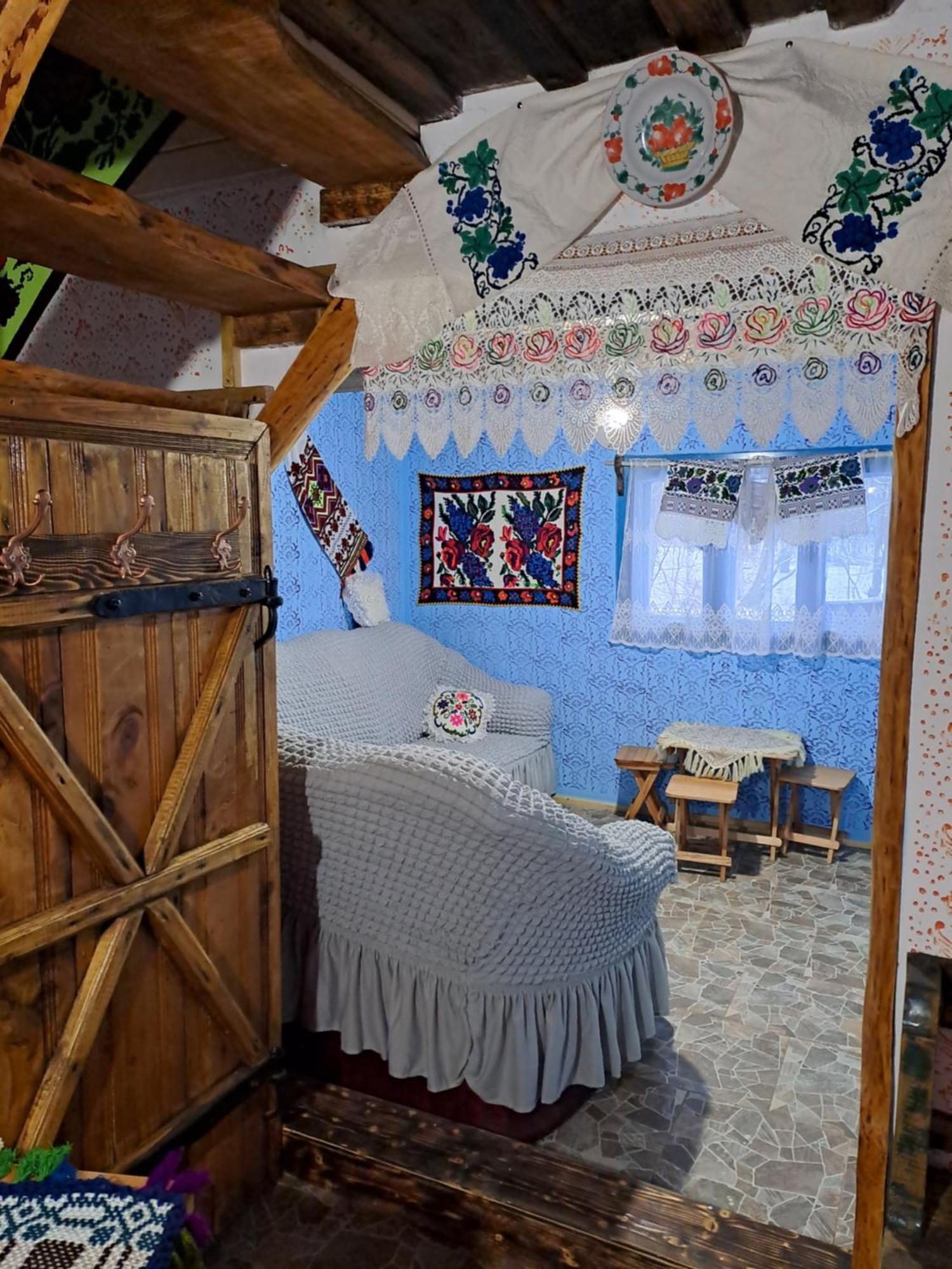 Complex Traditional Casuta Bunicilor-Breb Екстер'єр фото